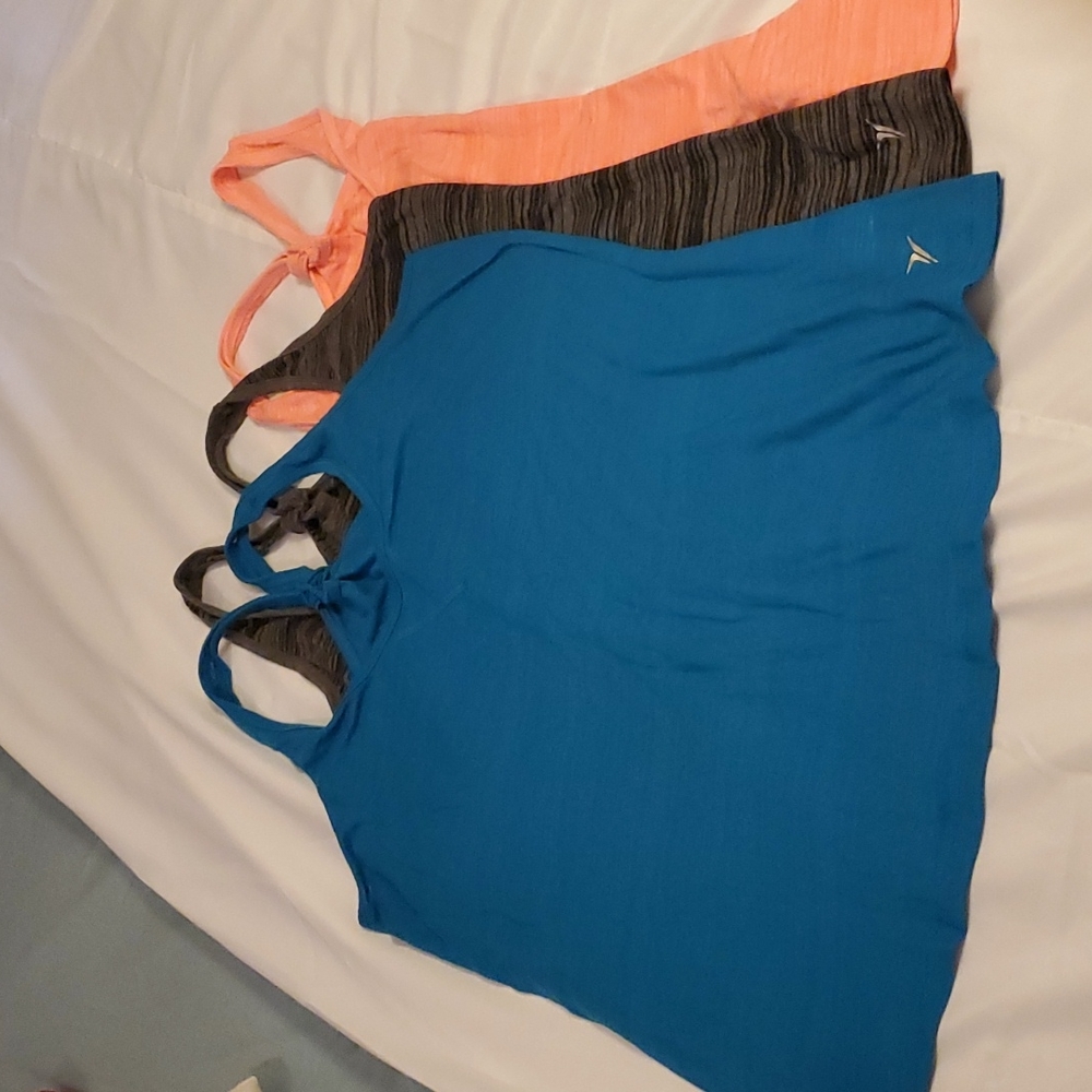 Old Navy, 4 pck workout tanks, Large